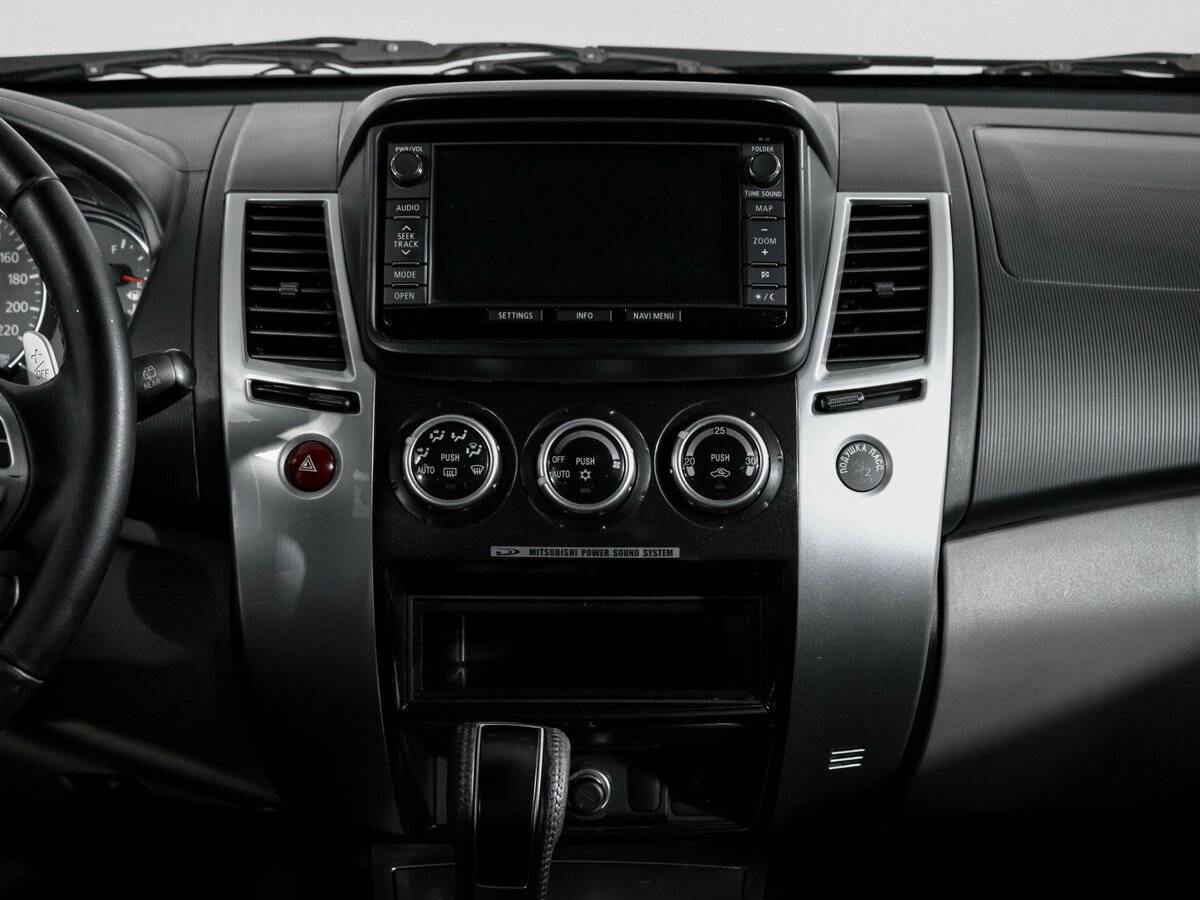 Mitsubishi Pajero Sport 2013 года с пробегом. Фото: #12