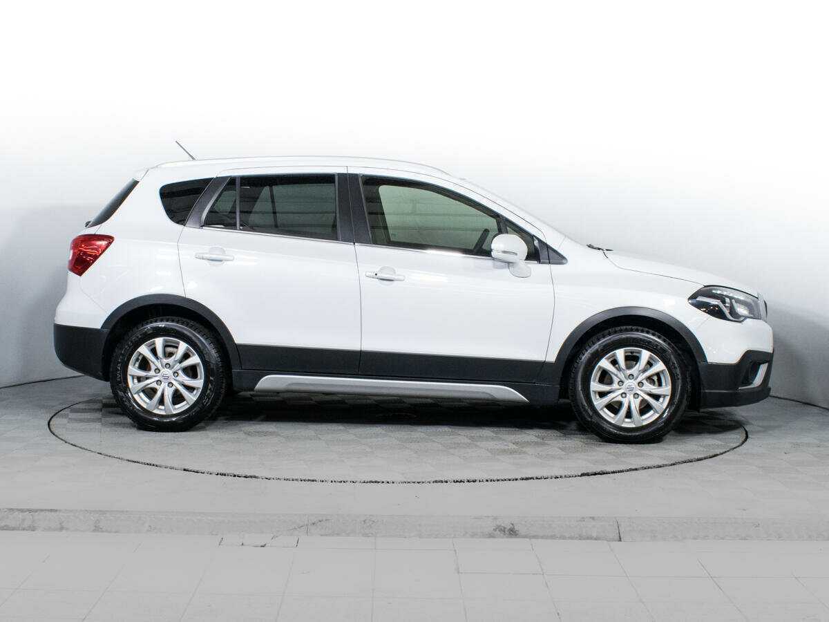 Suzuki SX4 2018 года с пробегом. Фото: #3