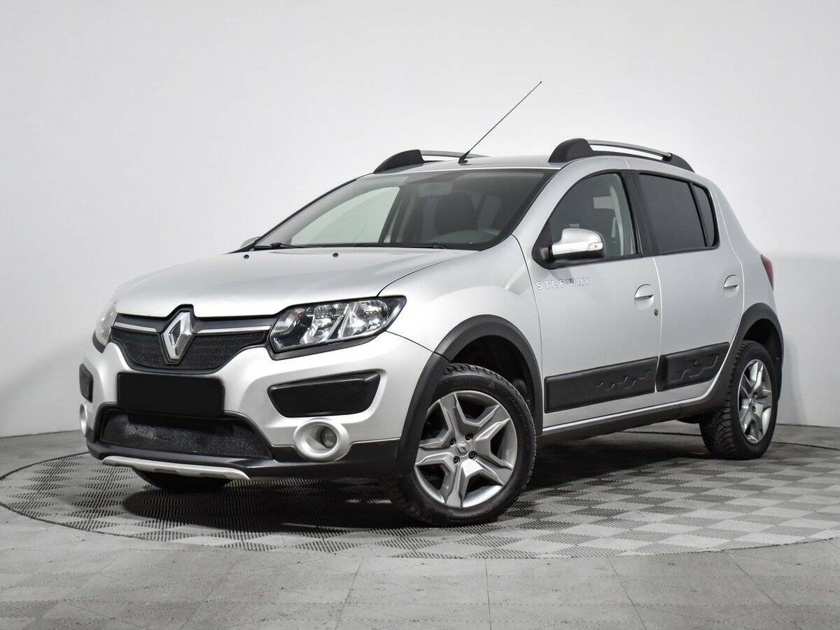 Renault Sandero 2017 года с пробегом. Посмотреть фото