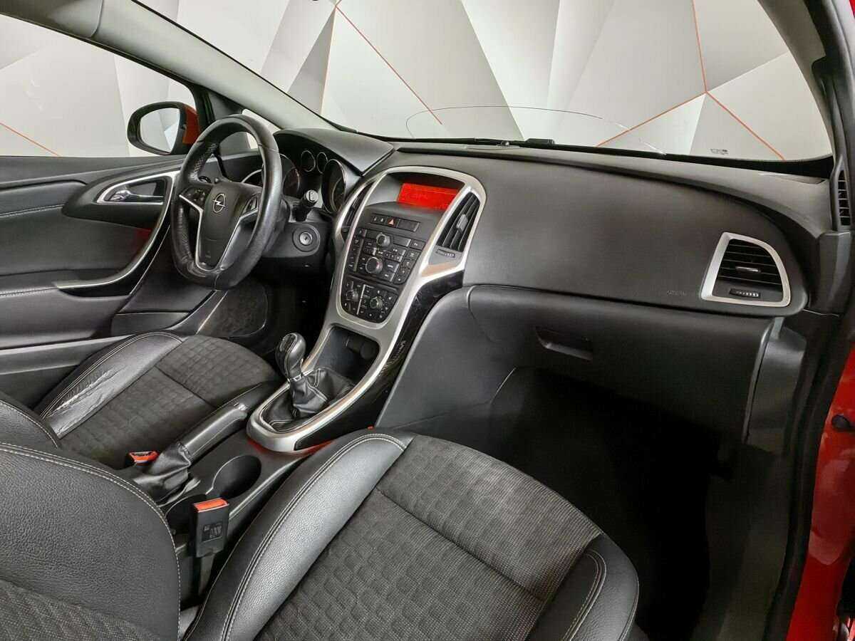 Opel Astra 2012 года с пробегом. Фото: #8