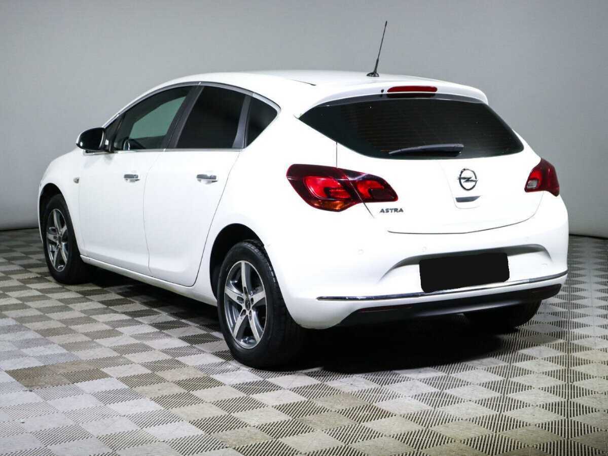 Opel Astra 2013 года с пробегом. Фото: #5