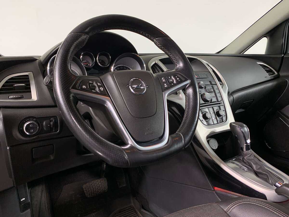 Opel Astra 2012 года с пробегом. Фото: #6