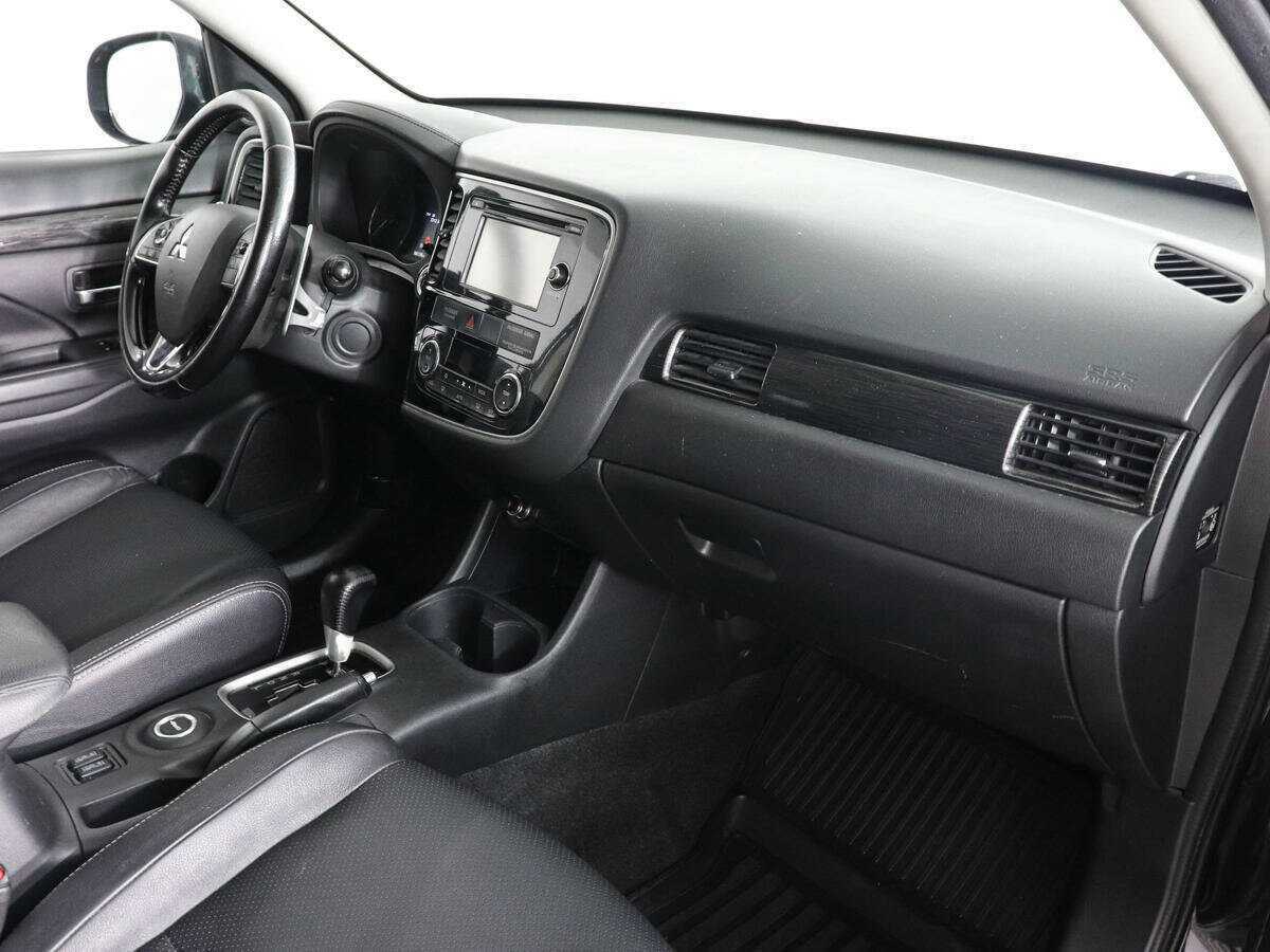 Mitsubishi Outlander 2016 года с пробегом. Фото: #9