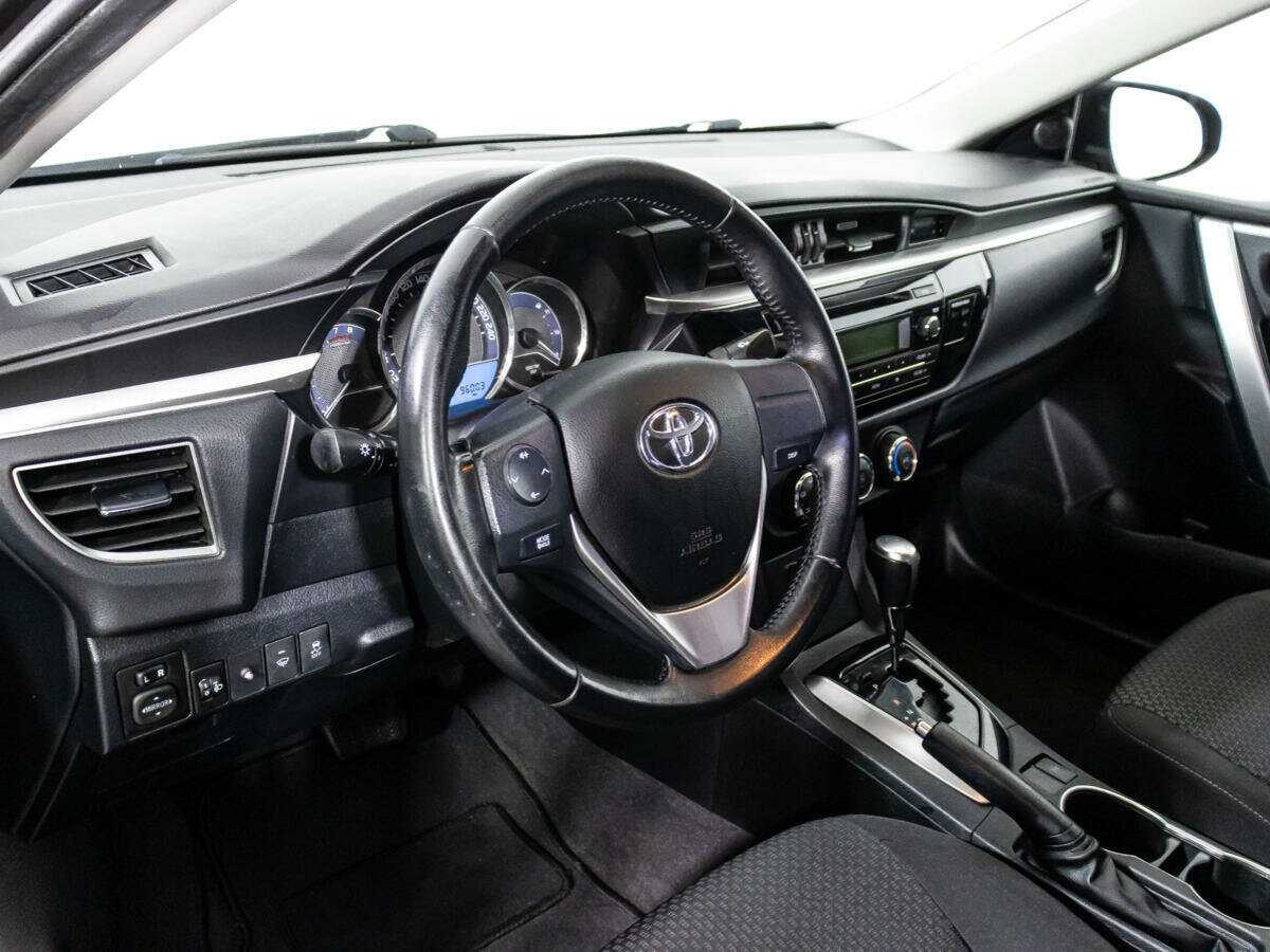Toyota Corolla 2013 года с пробегом. Фото: #10
