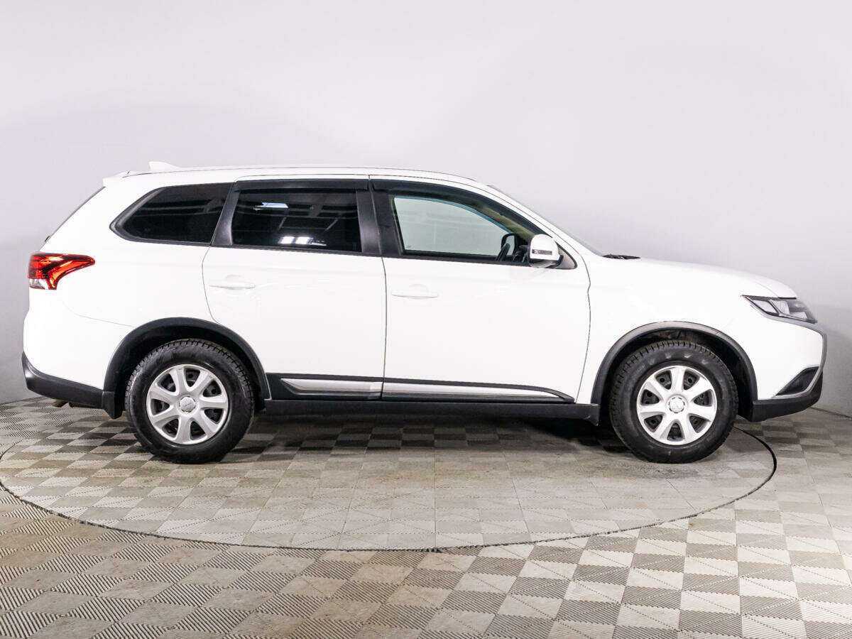 Mitsubishi Outlander 2019 года с пробегом. Фото: #3