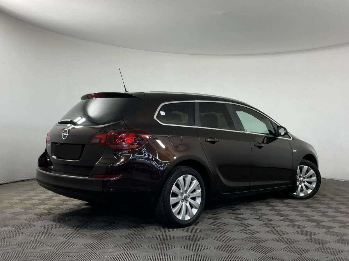 Opel Astra 2012 года с пробегом. Фото: #5
