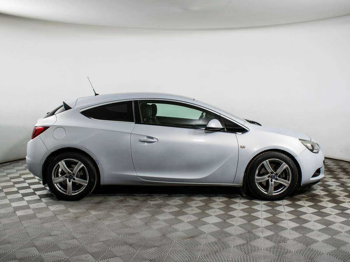 Opel Astra 2012 года с пробегом. Фото: #3