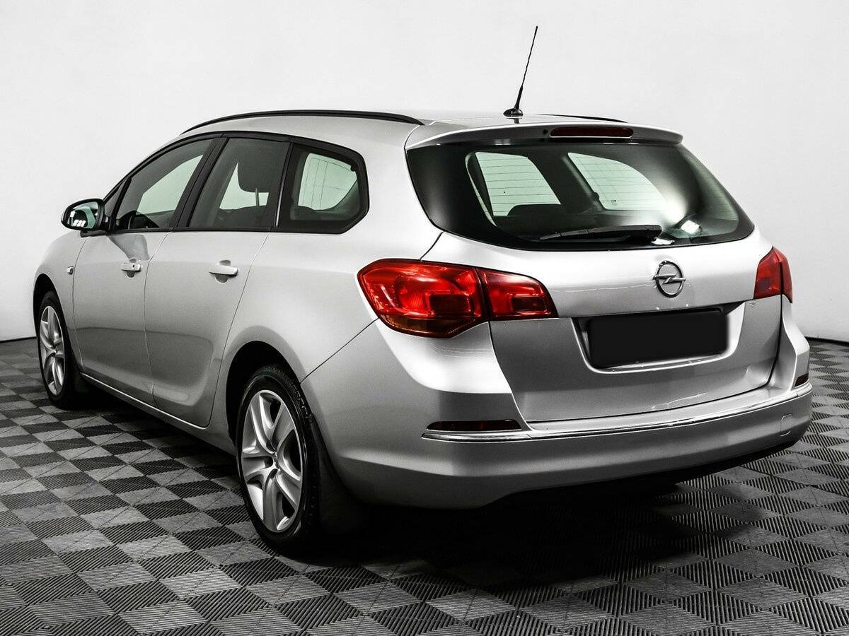 Opel Astra 2013 года с пробегом. Фото: #6