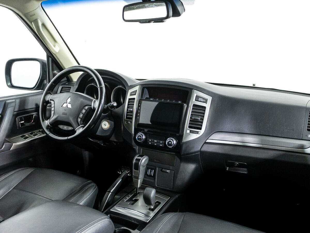 Mitsubishi Pajero 2015 года с пробегом. Фото: #8