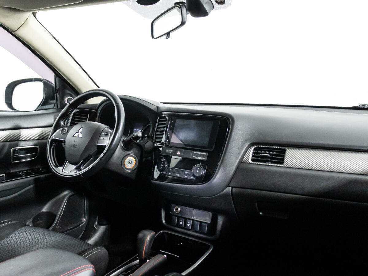 Mitsubishi Outlander 2017 года с пробегом. Фото: #8