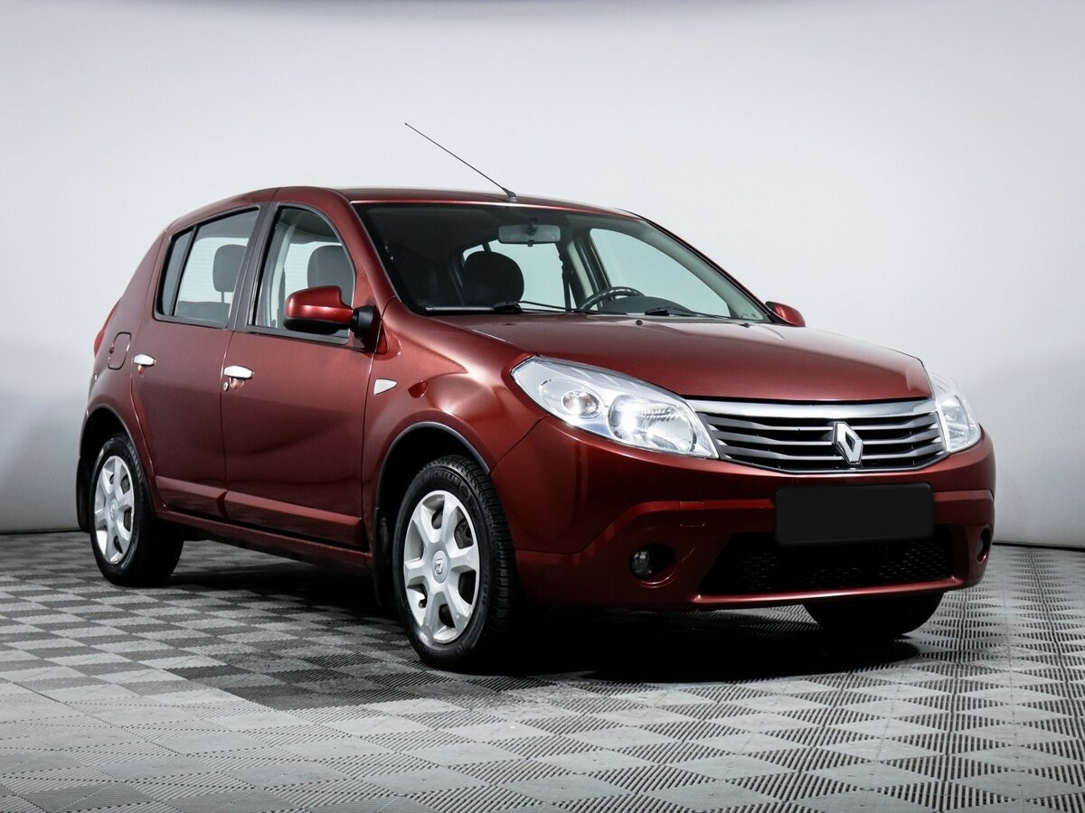 Renault Sandero 2012 года с пробегом. Фото: #2
