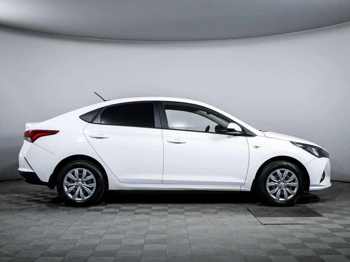 Hyundai Solaris 2021 года с пробегом. Фото: #3