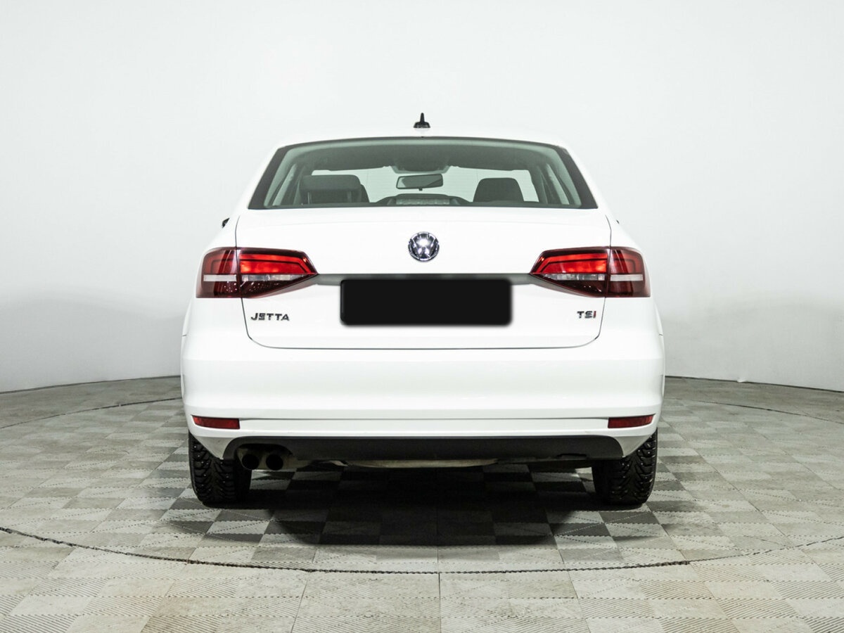 Volkswagen Jetta 2017 года с пробегом. Фото: #4