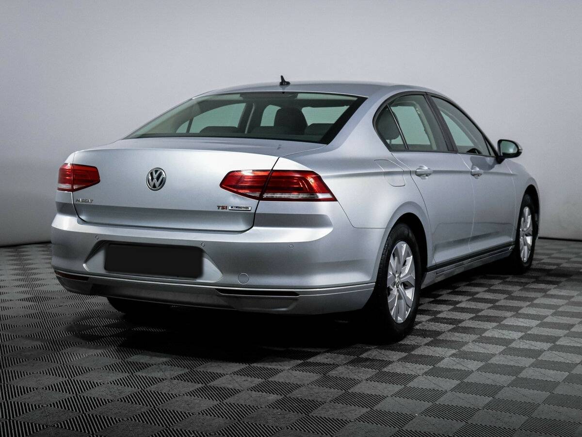 Volkswagen Passat 2017 года с пробегом. Фото: #4