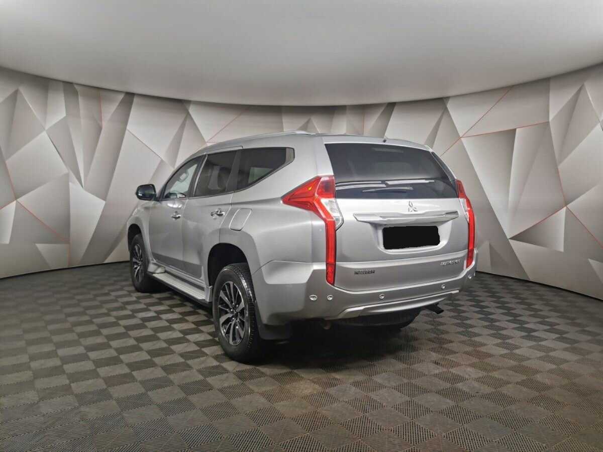 Mitsubishi Pajero Sport 2017 года с пробегом. Фото: #3