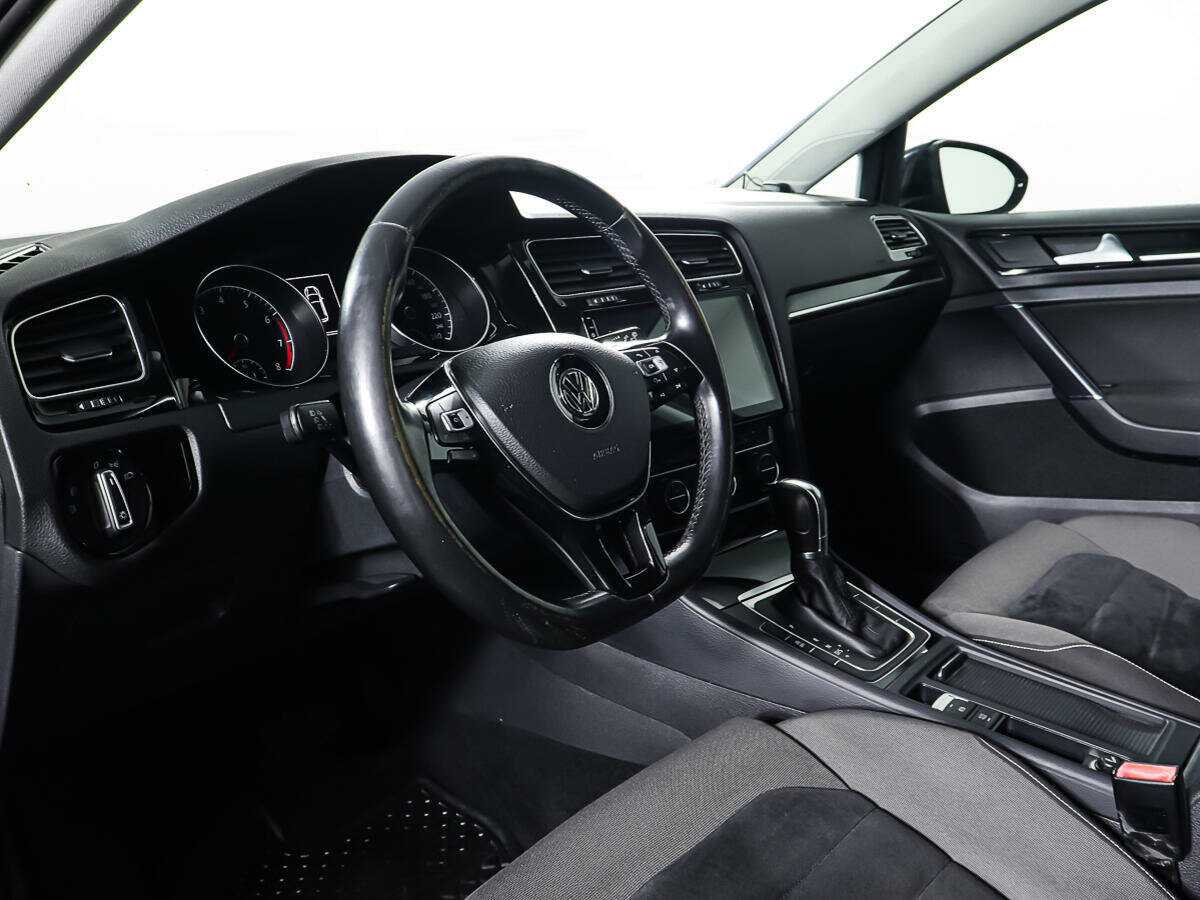 Volkswagen Golf 2013 года с пробегом. Фото: #13