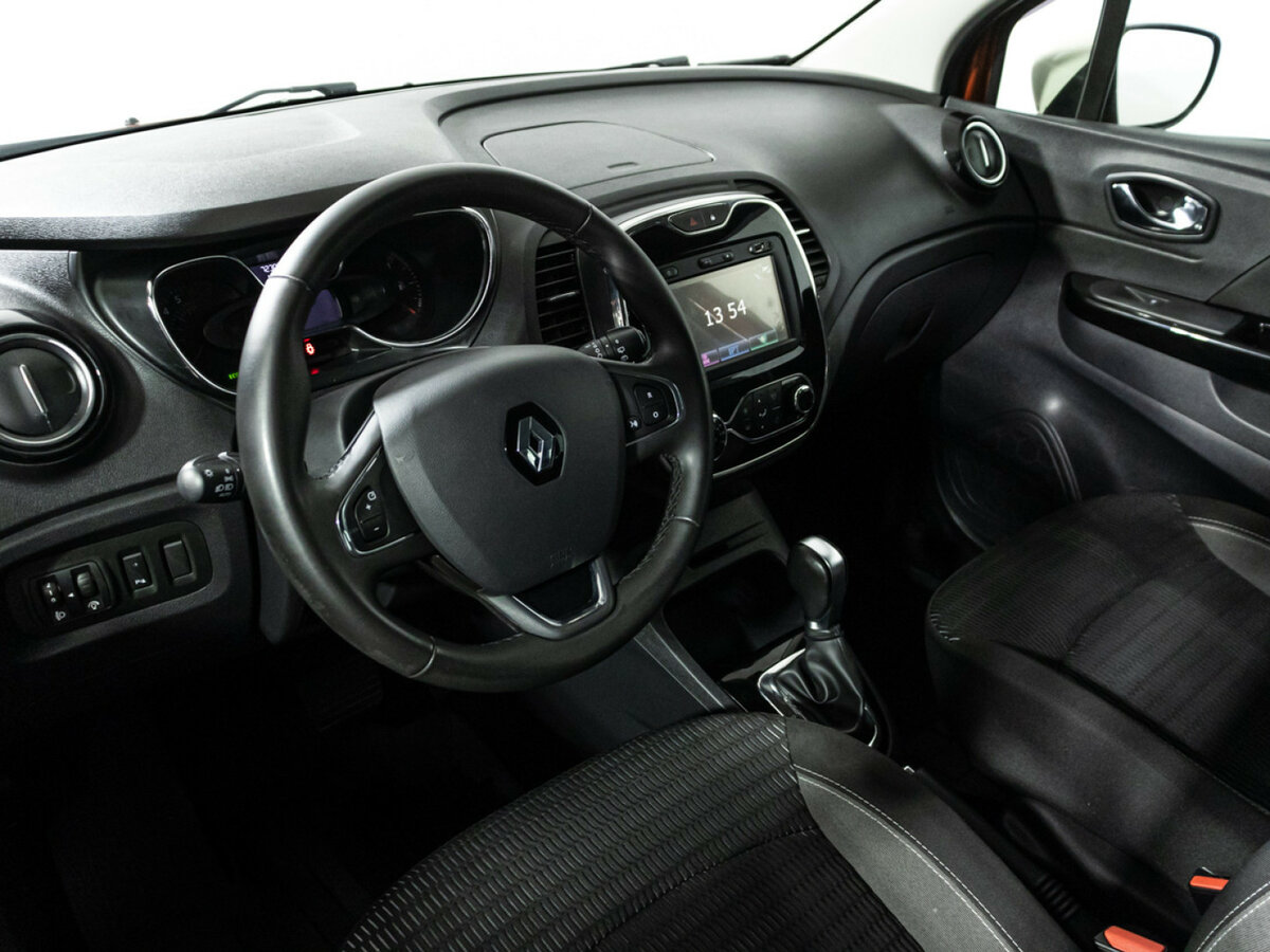 Renault Kaptur 2017 года с пробегом. Фото: #10