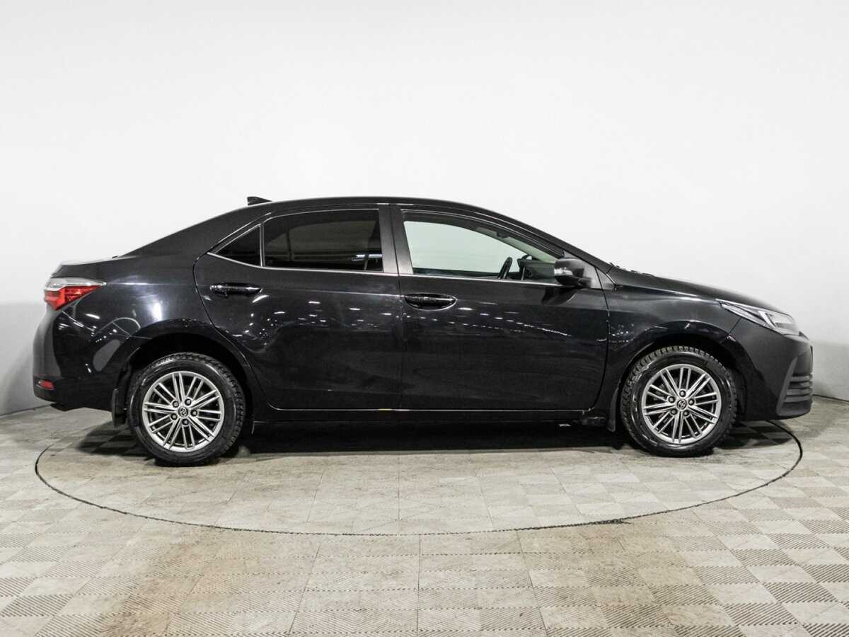 Toyota Corolla 2018 года с пробегом. Фото: #3