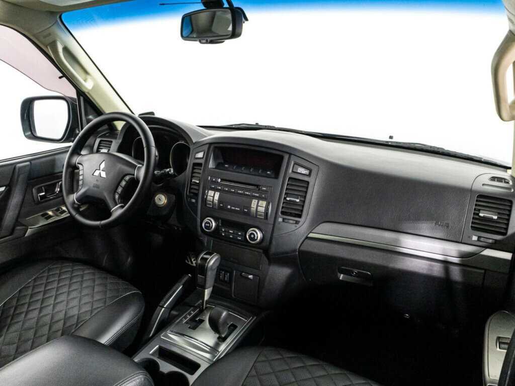 Mitsubishi Pajero 2013 года с пробегом. Фото: #11