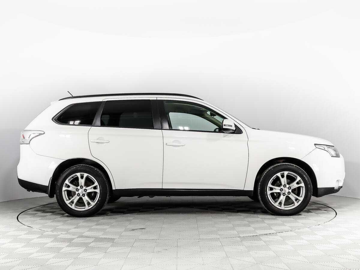 Mitsubishi Outlander 2014 года с пробегом. Фото: #3