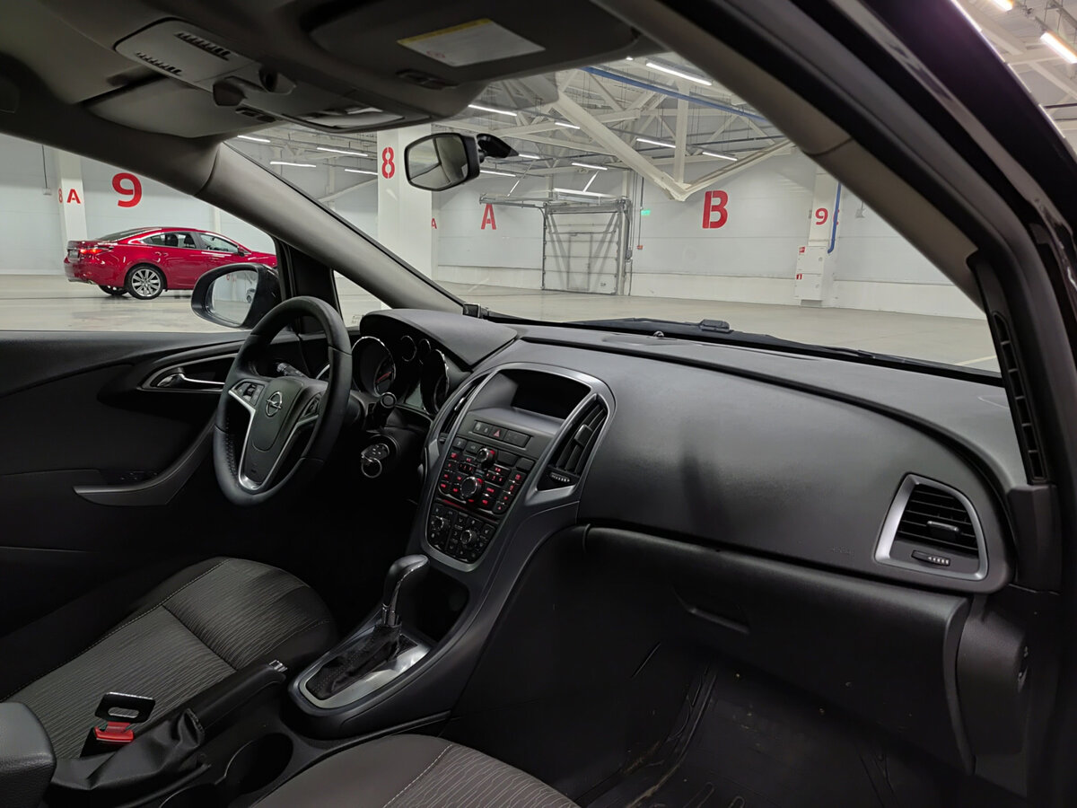 Opel Astra 2014 года с пробегом. Фото: #10