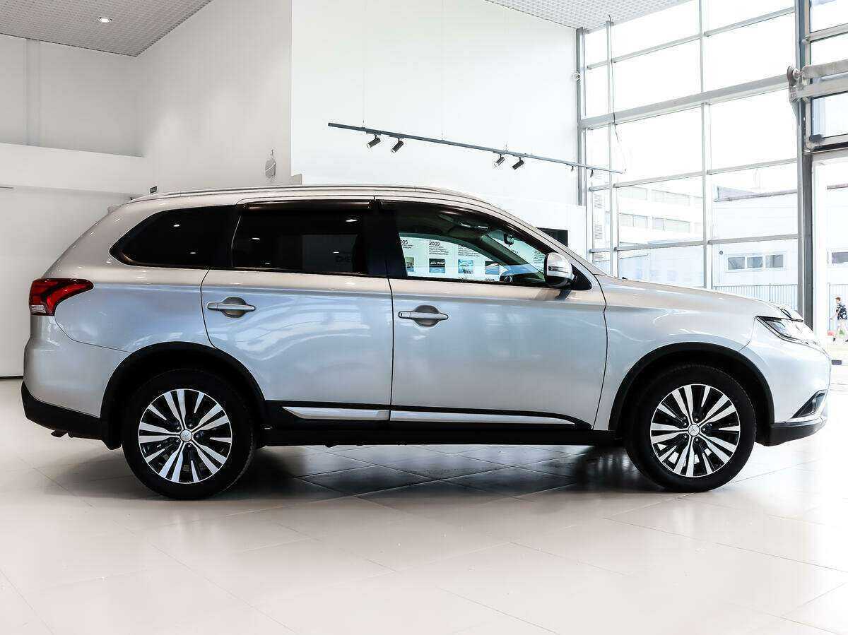 Mitsubishi Outlander 2019 года с пробегом. Фото: #3