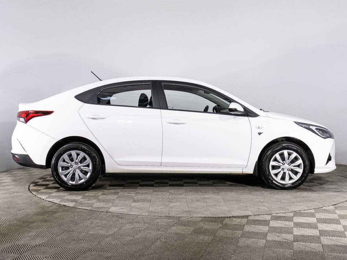 Hyundai Solaris 2021 года с пробегом. Фото: #3