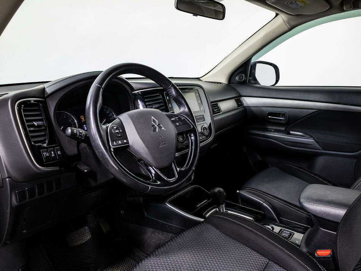 Mitsubishi Outlander 2018 года с пробегом. Фото: #10