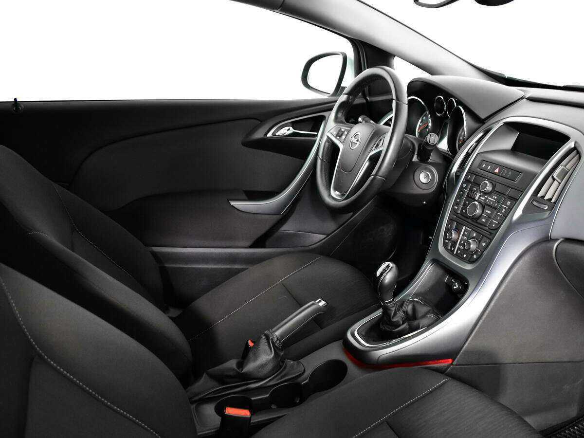Opel Astra 2012 года с пробегом. Фото: #8