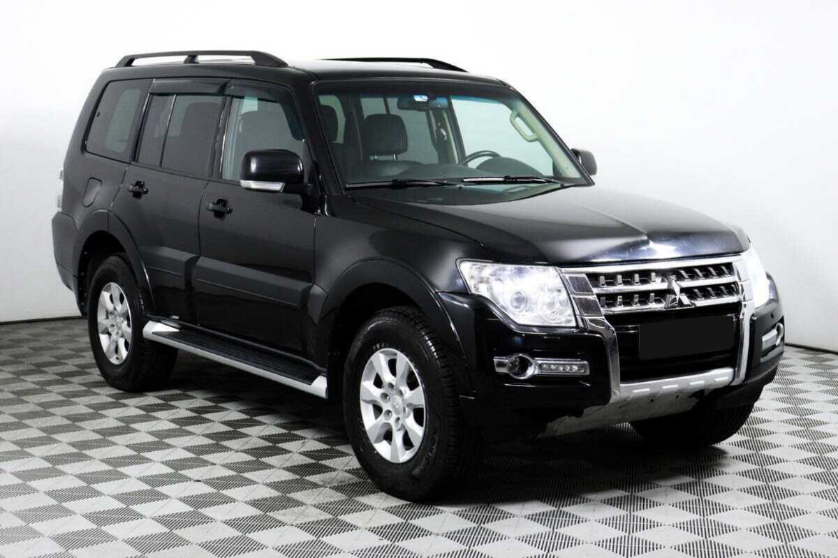 Mitsubishi Pajero 2018 года с пробегом. Фото: #2