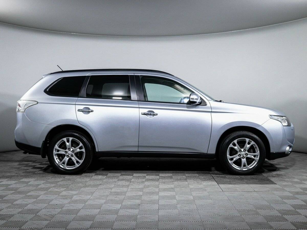Mitsubishi Outlander 2012 года с пробегом. Фото: #3