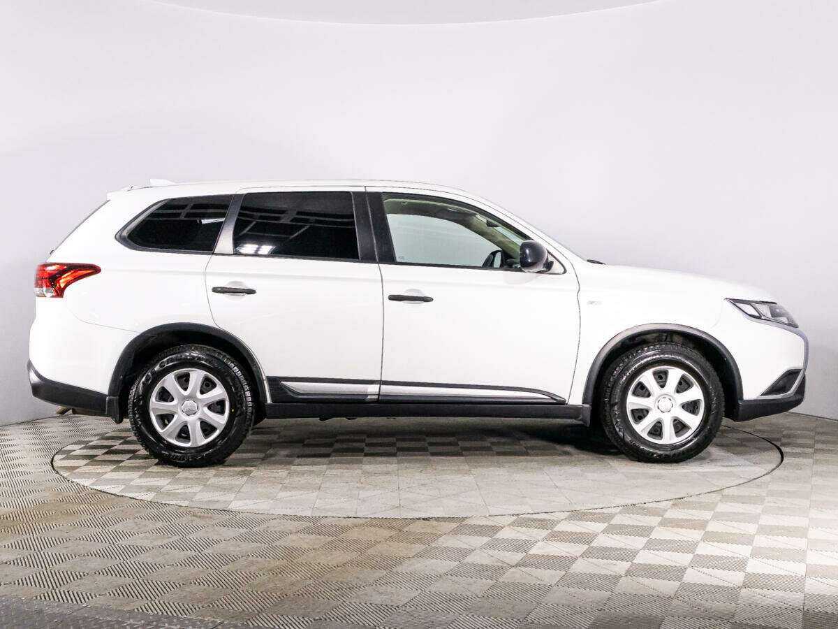 Mitsubishi Outlander 2019 года с пробегом. Фото: #3