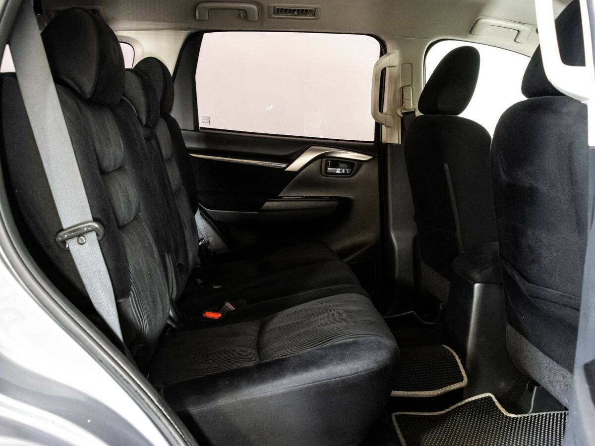 Mitsubishi Pajero Sport 2017 года с пробегом. Фото: #13
