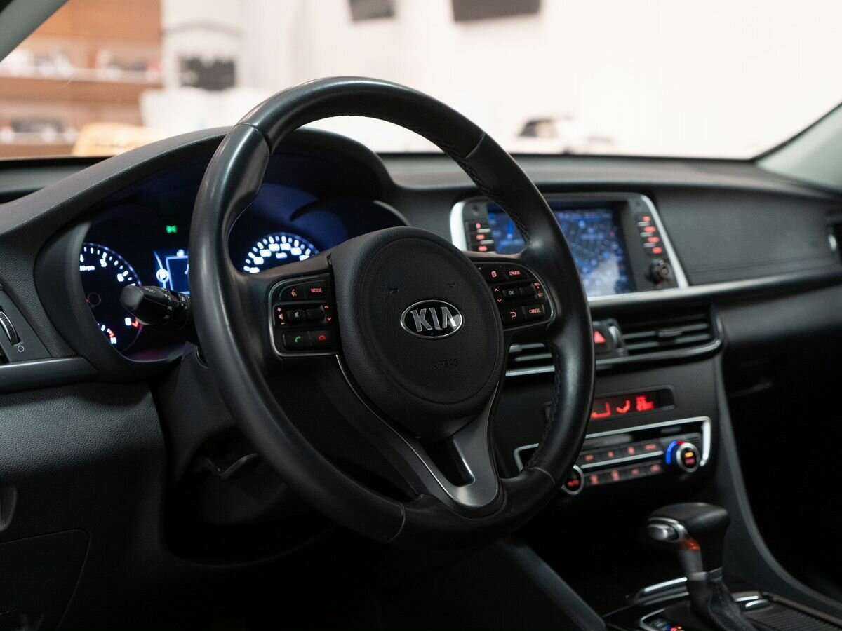 Kia K5 2017 года с пробегом. Фото: #3
