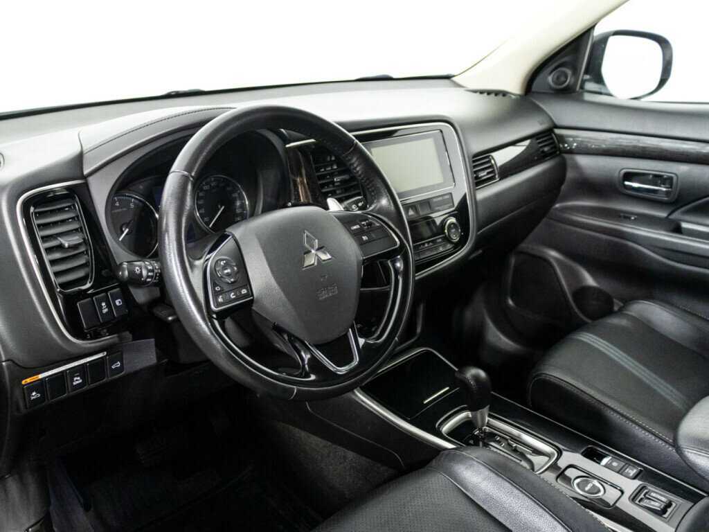 Mitsubishi Outlander 2018 года с пробегом. Фото: #10
