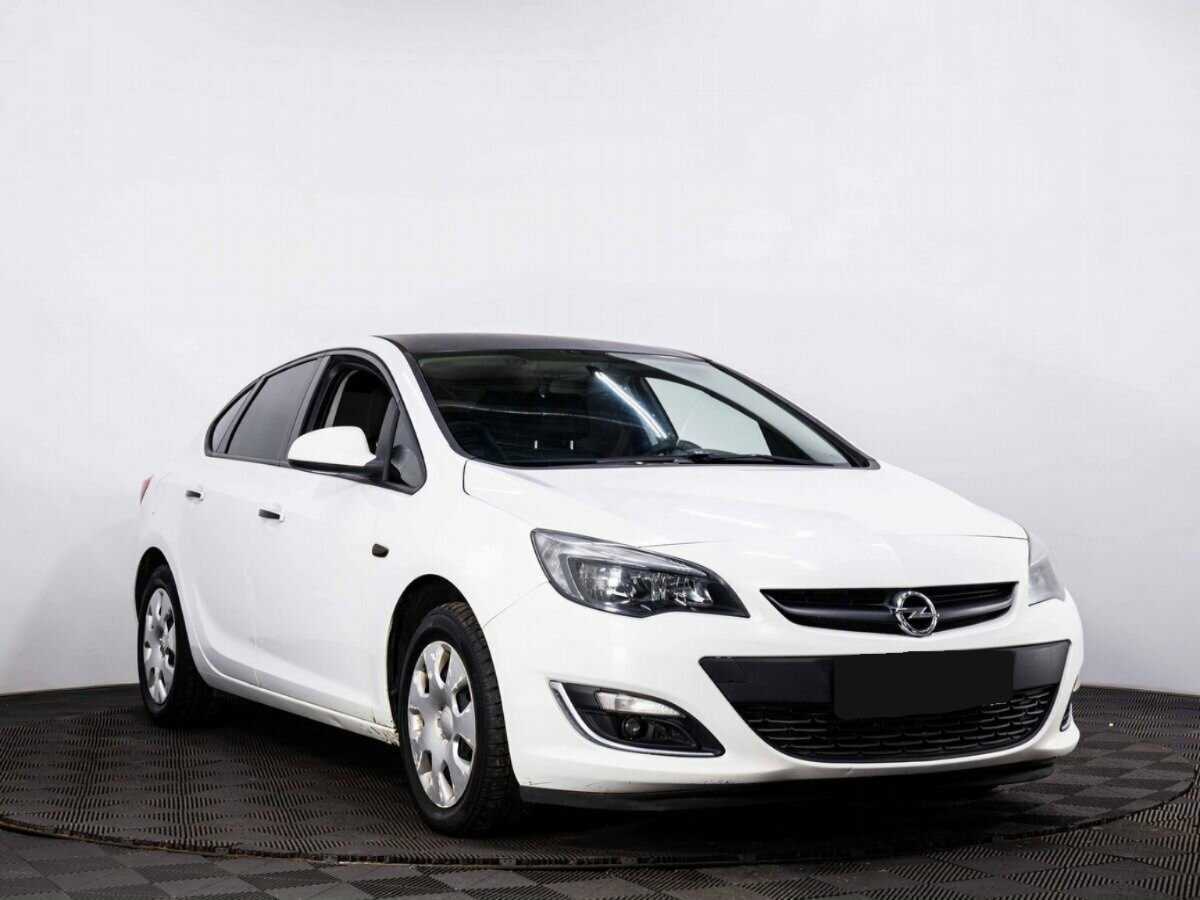 Opel Astra 2013 года с пробегом. Фото: #2