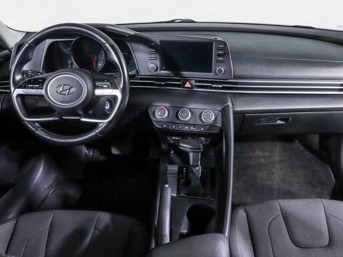 Hyundai Elantra 2021 года с пробегом. Фото: #11