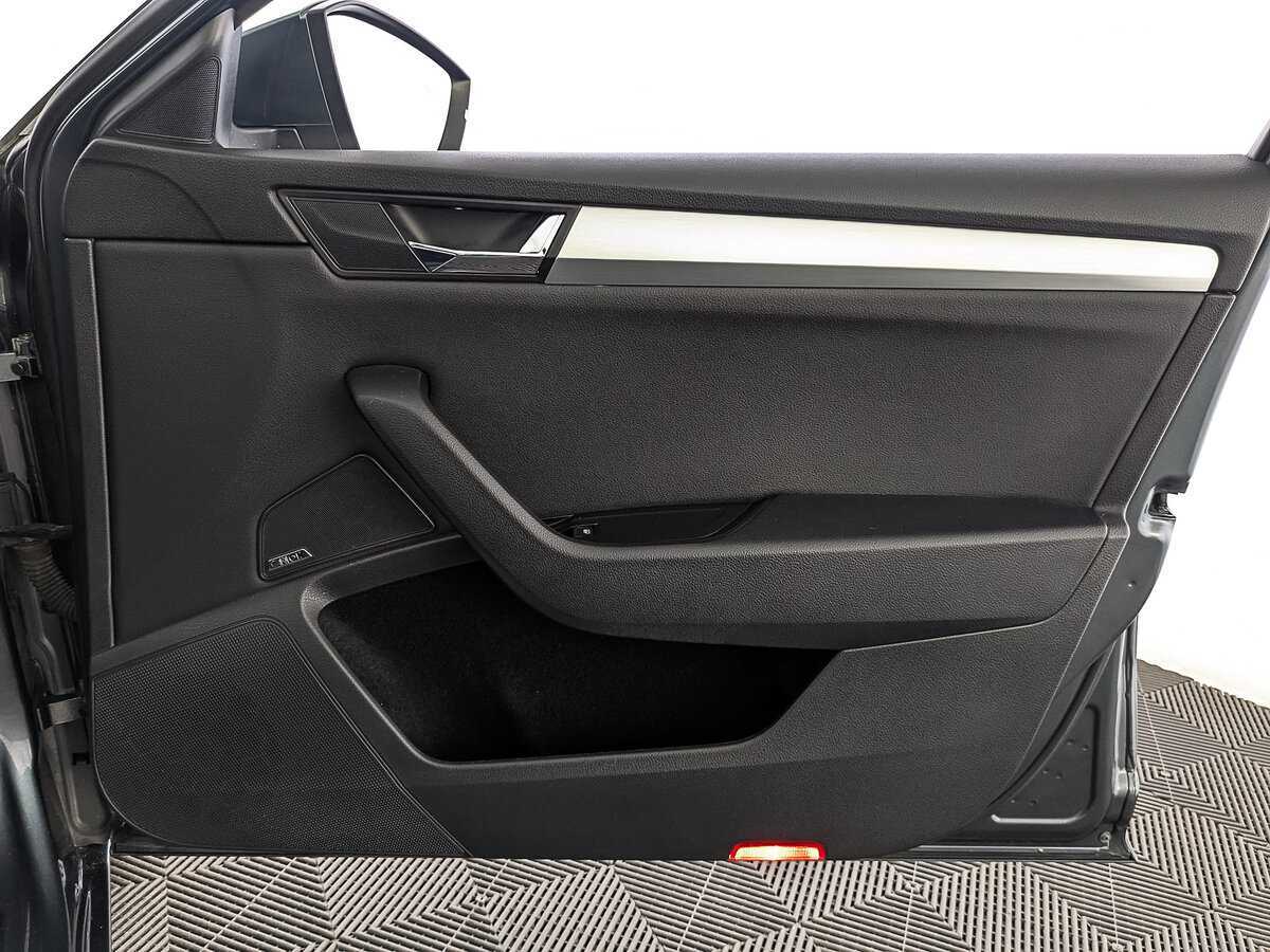 Skoda Superb 2018 года с пробегом. Фото: #22