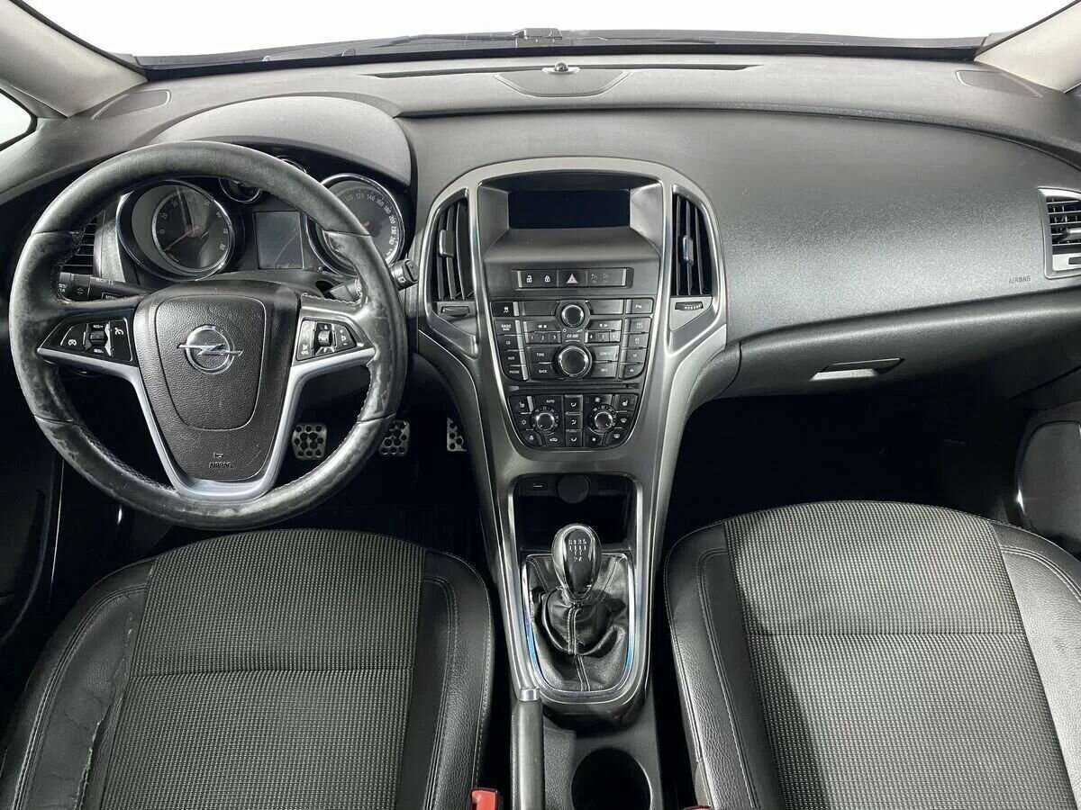 Opel Astra 2012 года с пробегом. Фото: #9
