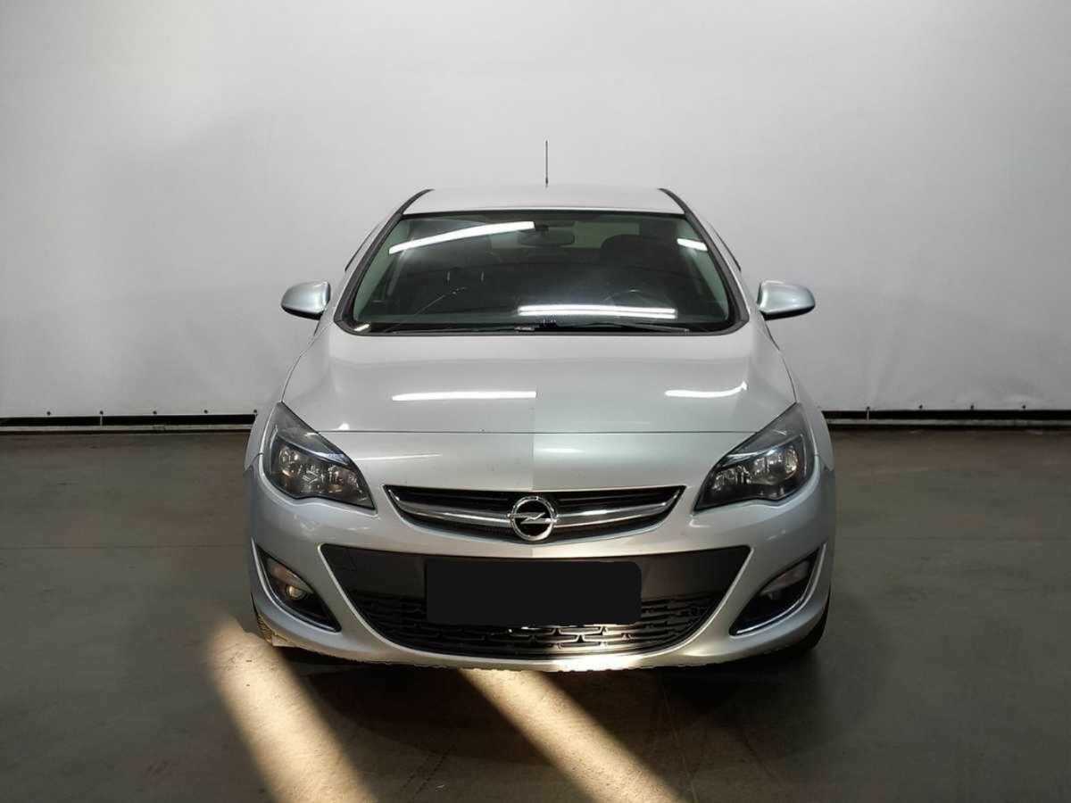 Opel Astra 2012 года с пробегом. Фото: #1