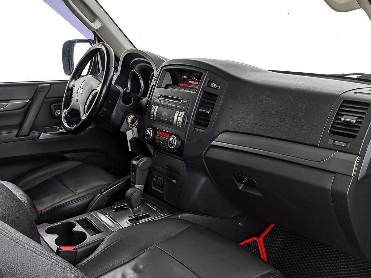 Mitsubishi Pajero 2013 года с пробегом. Фото: #12