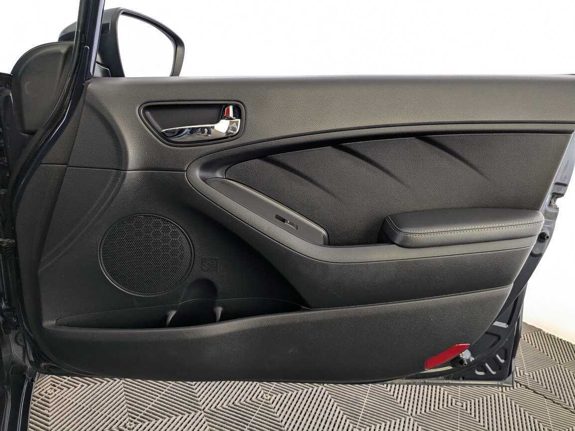 Kia Cerato 2019 года с пробегом. Фото: #19