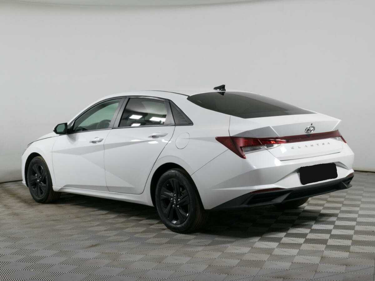 Hyundai Elantra 2021 года с пробегом. Фото: #6