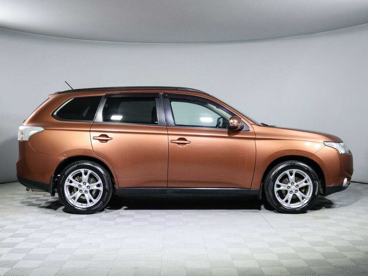 Mitsubishi Outlander 2012 года с пробегом. Фото: #3