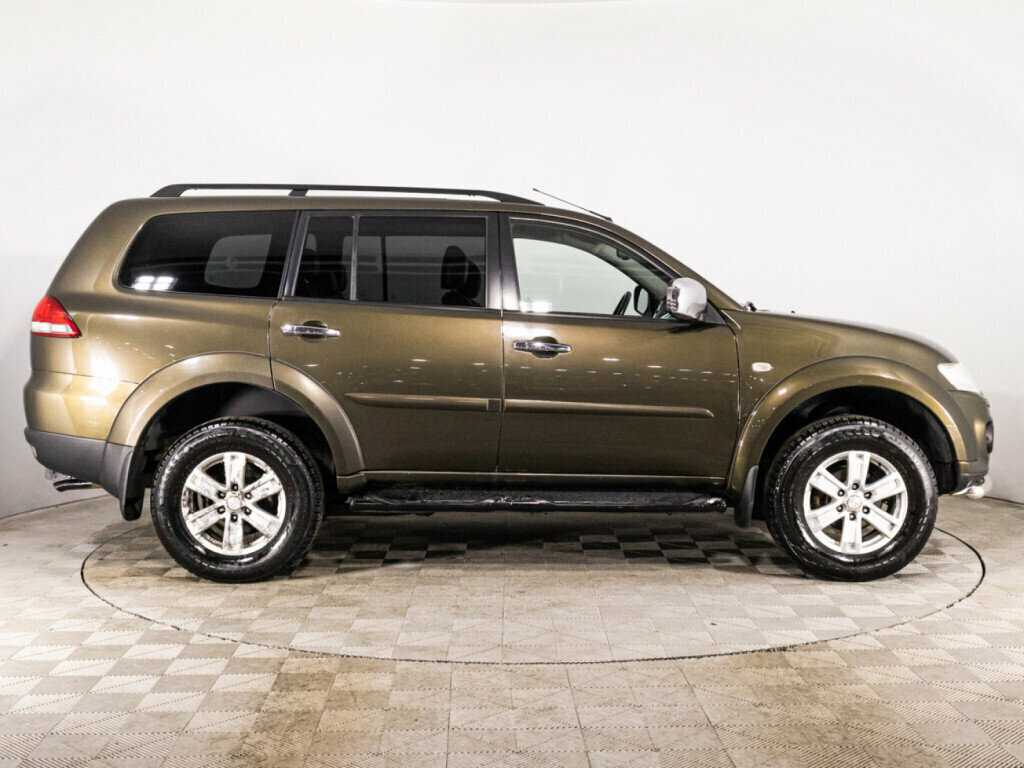 Mitsubishi Pajero Sport 2014 года с пробегом. Фото: #3