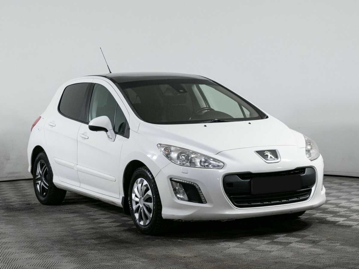 Peugeot 308 2012 года с пробегом. Фото: #2