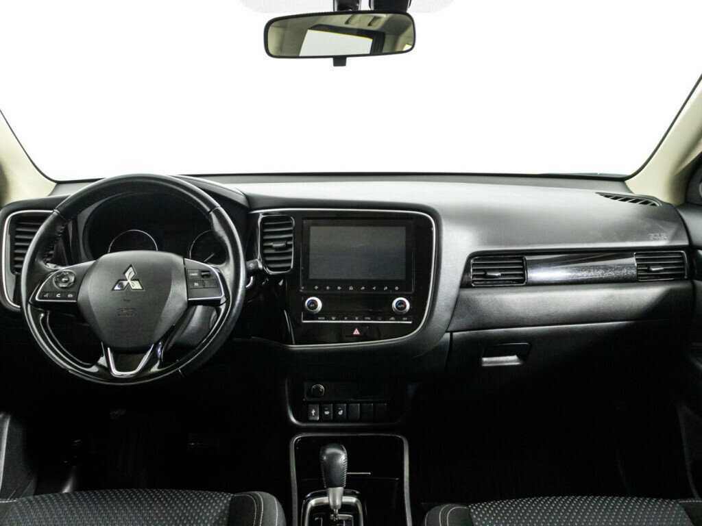 Mitsubishi Outlander 2021 года с пробегом. Фото: #12