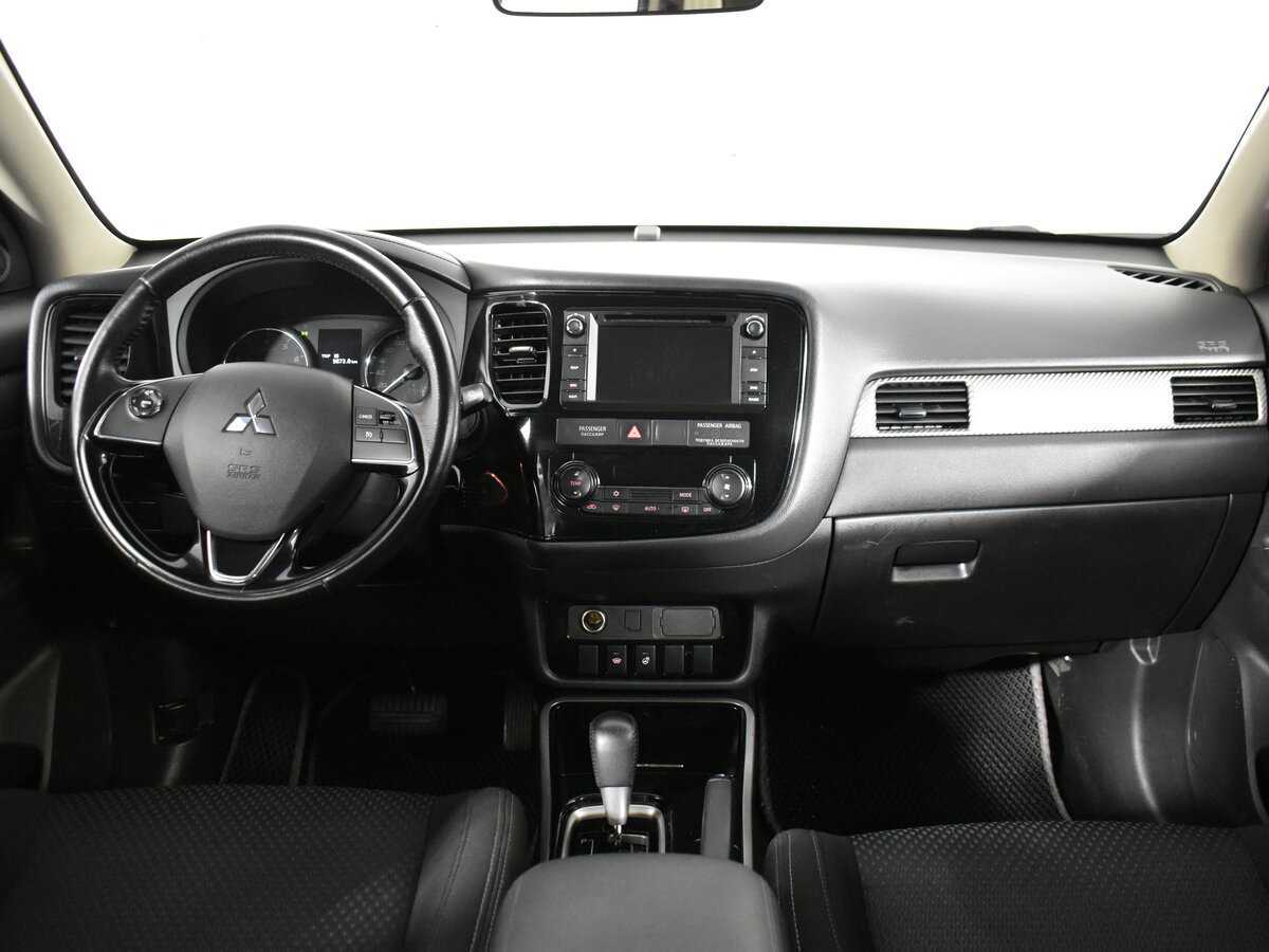 Mitsubishi Outlander 2017 года с пробегом. Фото: #11