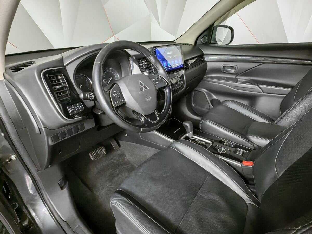 Mitsubishi Outlander 2017 года с пробегом. Фото: #13