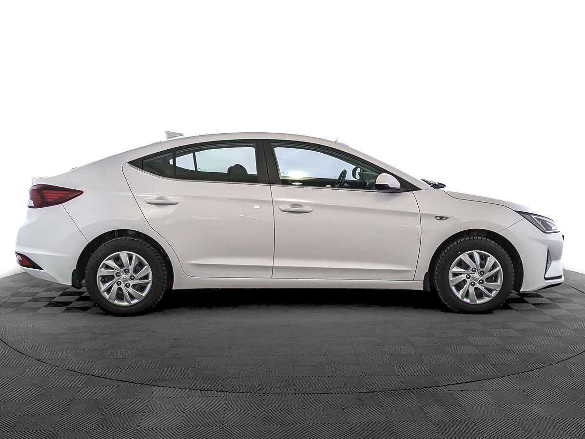 Hyundai Elantra 2020 года с пробегом. Фото: #3